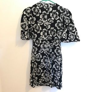 Zara Dresses - NWOT ZARA floral dress Zara Dresses - NWOT ZARA floral dress